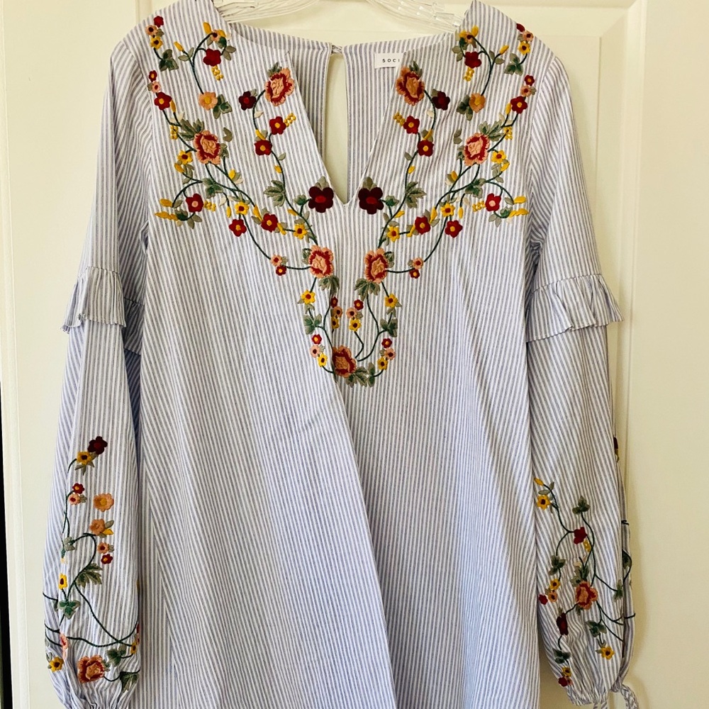 Long sleeve summer dress.